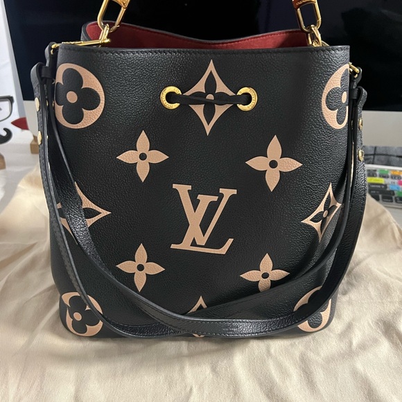 💥SOLD💥Louis Vuitton Neo Noe MM - Picture 2 of 5